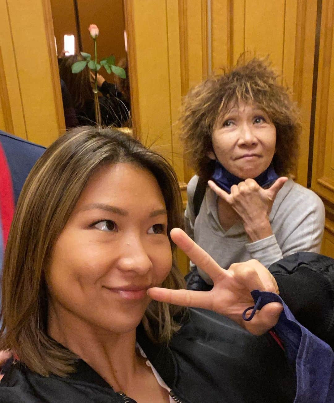 エビアン・クーさんのインスタグラム写真 - (エビアン・クーInstagram)「Happy Mother’s Day 💗 When our store used to open until midnight I’ve NEVER heard you complaining about work - you are the hardest working person I know. I can go on and on about you. You are so special!!! I am so lucky to be born and have you as my mother. I am who I am today because of you. 我愛你💛   ママは仕事に関して一切文句聞いたことない 夜中に帰ってきてもいつも元気だよね 皆んなにも本当に優しいし。 いつも見習ってます。 今日の私がいるのはママのおかげです。 いつもありがとう ハッピー母の日🌺」5月16日 7時34分 - avian_official