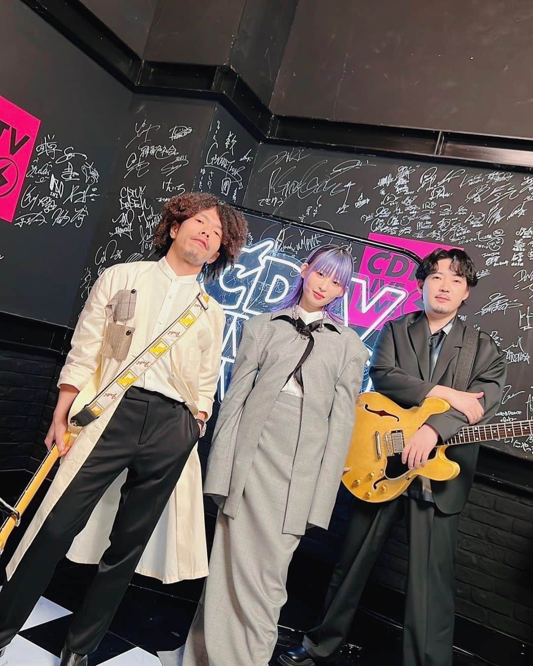 モリシーのインスタグラム：「久々のCDTVありがとうございました！  #CDTV #awesomecityclub #アイオライト」
