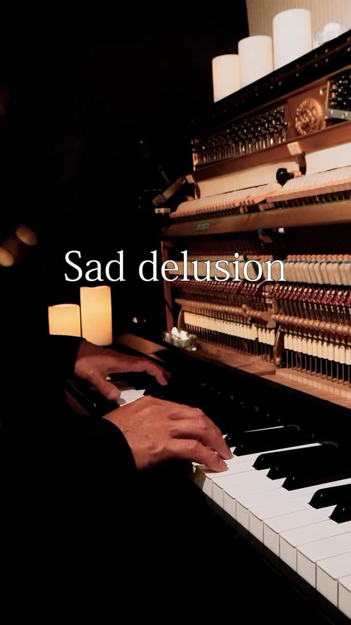 望月衛介のインスタグラム：「Delusions are free. no one will interfere. Happy delusions and sad delusions. But reality hurts me🥺  #sadsongs #realty  #eisukemochizuki  #piano #pianist  #composer  #originalsong  #originalcomposition #healing #heal #chill #chillmusic  #newage  #newagemusic  #classic #classical  #ピアノ #ピアニスト #癒し #ニューエイジ #ヒーリング #オリジナルソング #作曲 #満月作曲 #望月衛介 #fullmoon #満月」