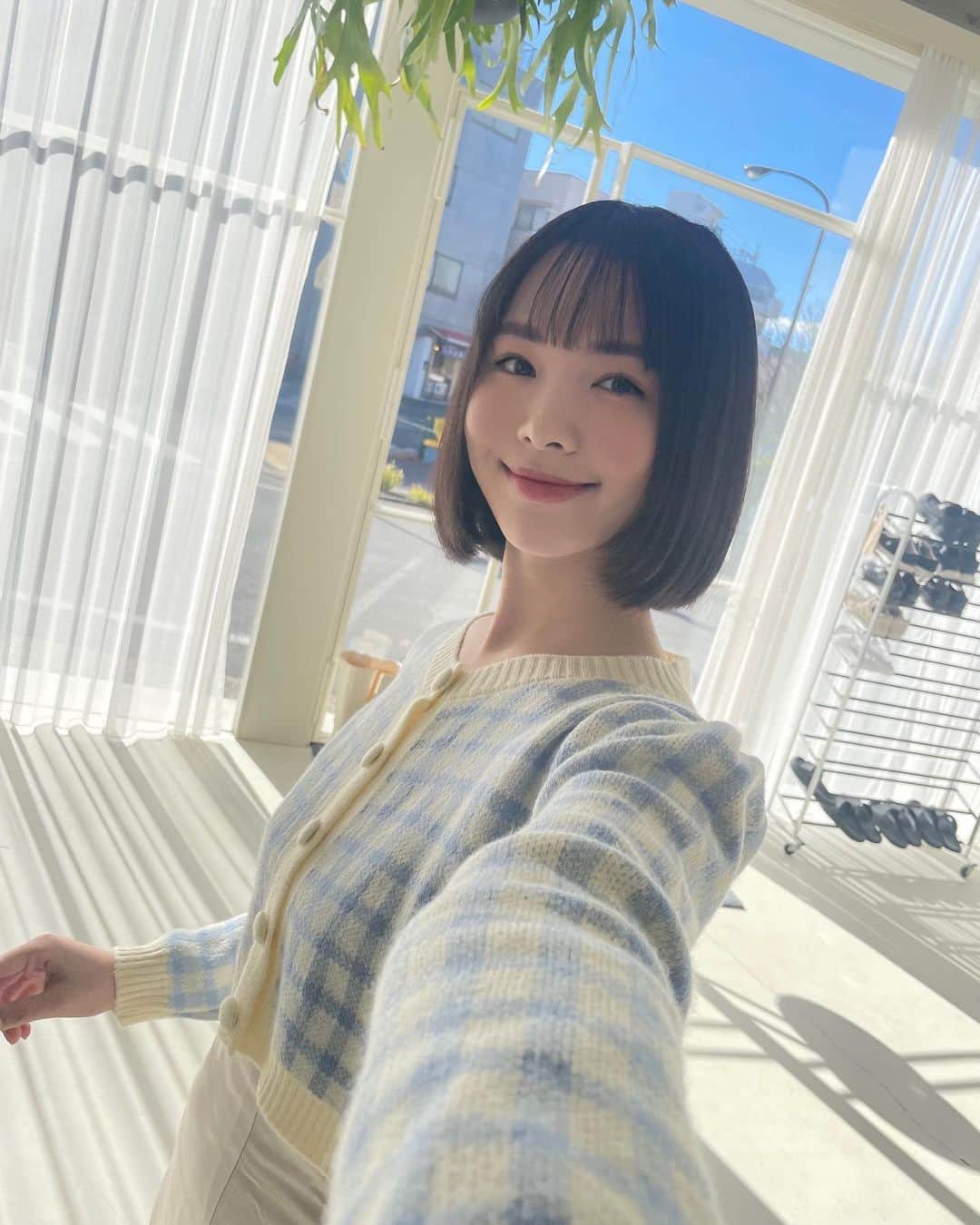 のインスタグラム：「👩🏻❤︎ ボブがトレードマークになってきたかな？ 伸ばすか、迷う！  #ボブ　#ボブアレンジ」