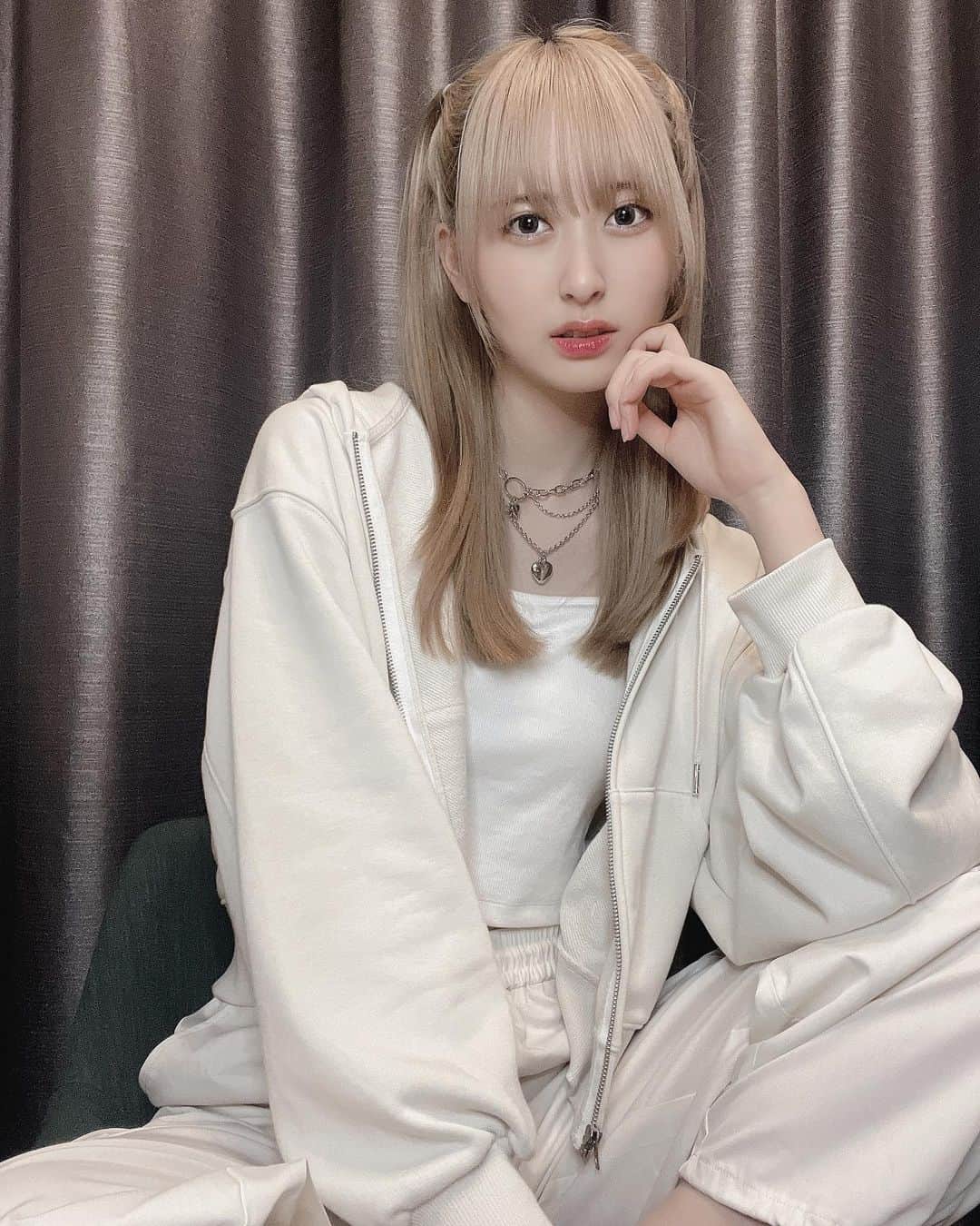 川中子奈月心のインスタグラム：「8 photos 🤍  #ljk  #05」