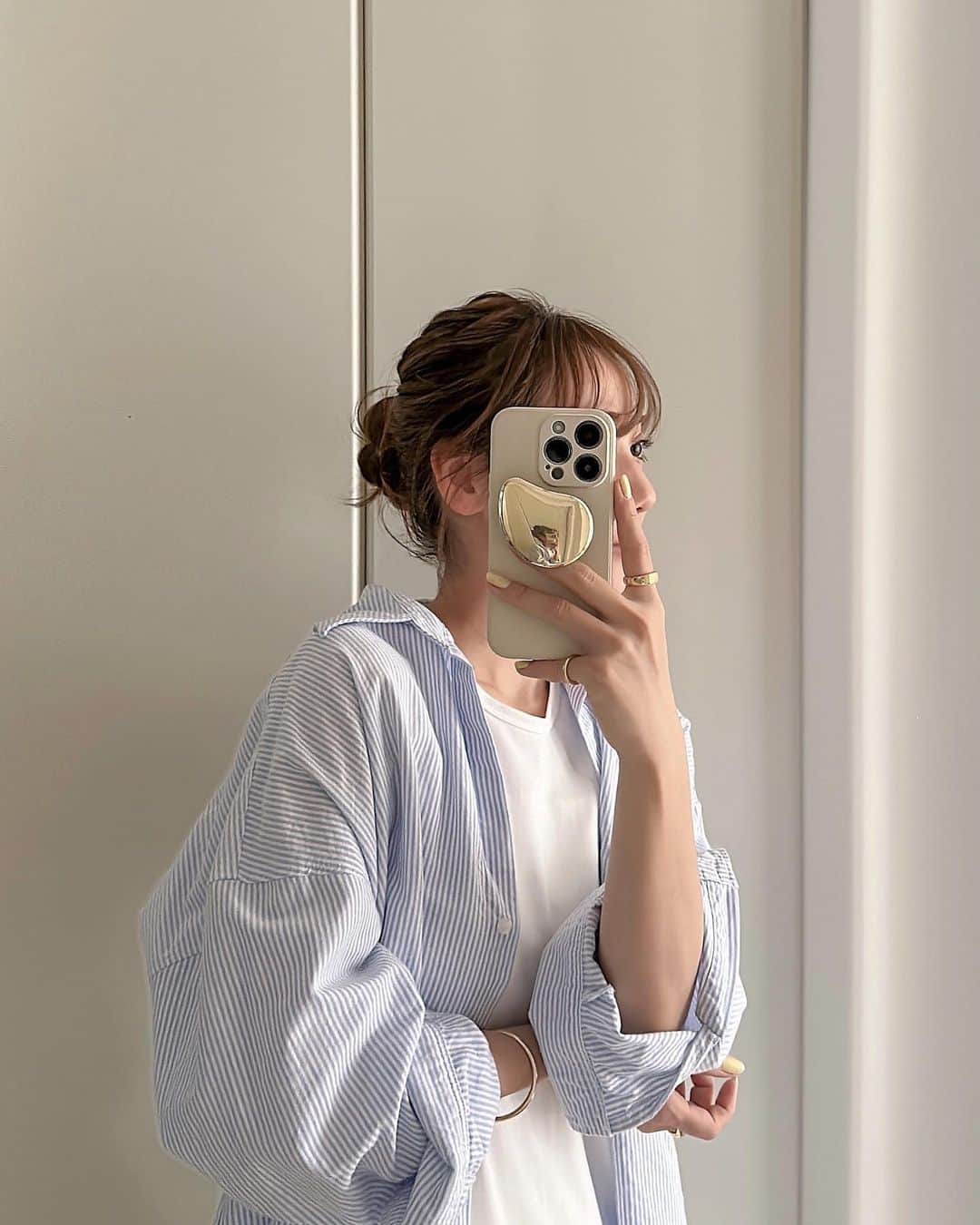小川陽香のインスタグラム：「最近のいろいろ🌼🤍 ㅤ #inmyroom #マイルーム #花のあるくらし #私服」