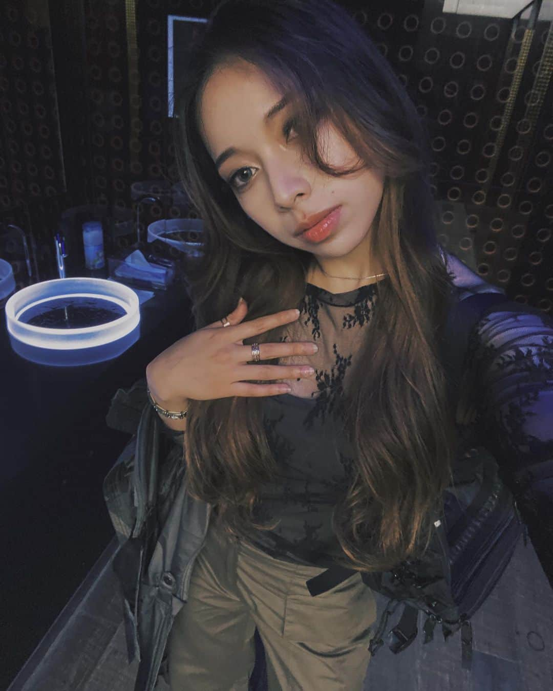 Juli＠のインスタグラム：「zundamochi  ...  #selfie #cluboutfit #巻き髪ロング  #technoparty  #japanesegirl  #pescatarian  #muzz」