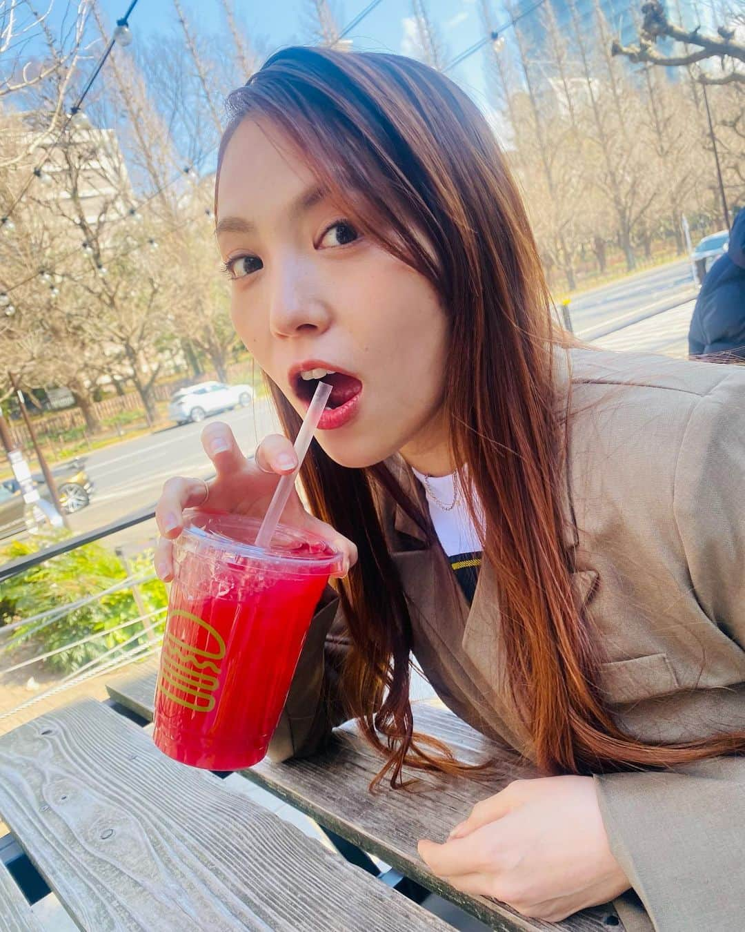 田野アサミさんのインスタグラム写真 - (田野アサミInstagram)「🥤✨🩷 おつかれさーーん👍 いつかのわたし。写真撮る時口開けがち #田野アサミ#asamitano#ピンクレモネード お酒飲むと思われガチだが、全然飲まないので基本ソフトドリンク🥤」5月15日 23時26分 - tano_asami