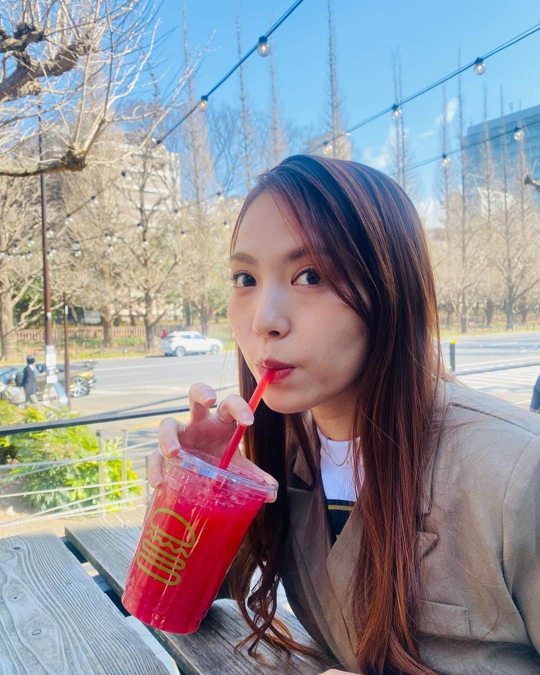 田野アサミさんのインスタグラム写真 - (田野アサミInstagram)「🥤✨🩷 おつかれさーーん👍 いつかのわたし。写真撮る時口開けがち #田野アサミ#asamitano#ピンクレモネード お酒飲むと思われガチだが、全然飲まないので基本ソフトドリンク🥤」5月15日 23時26分 - tano_asami