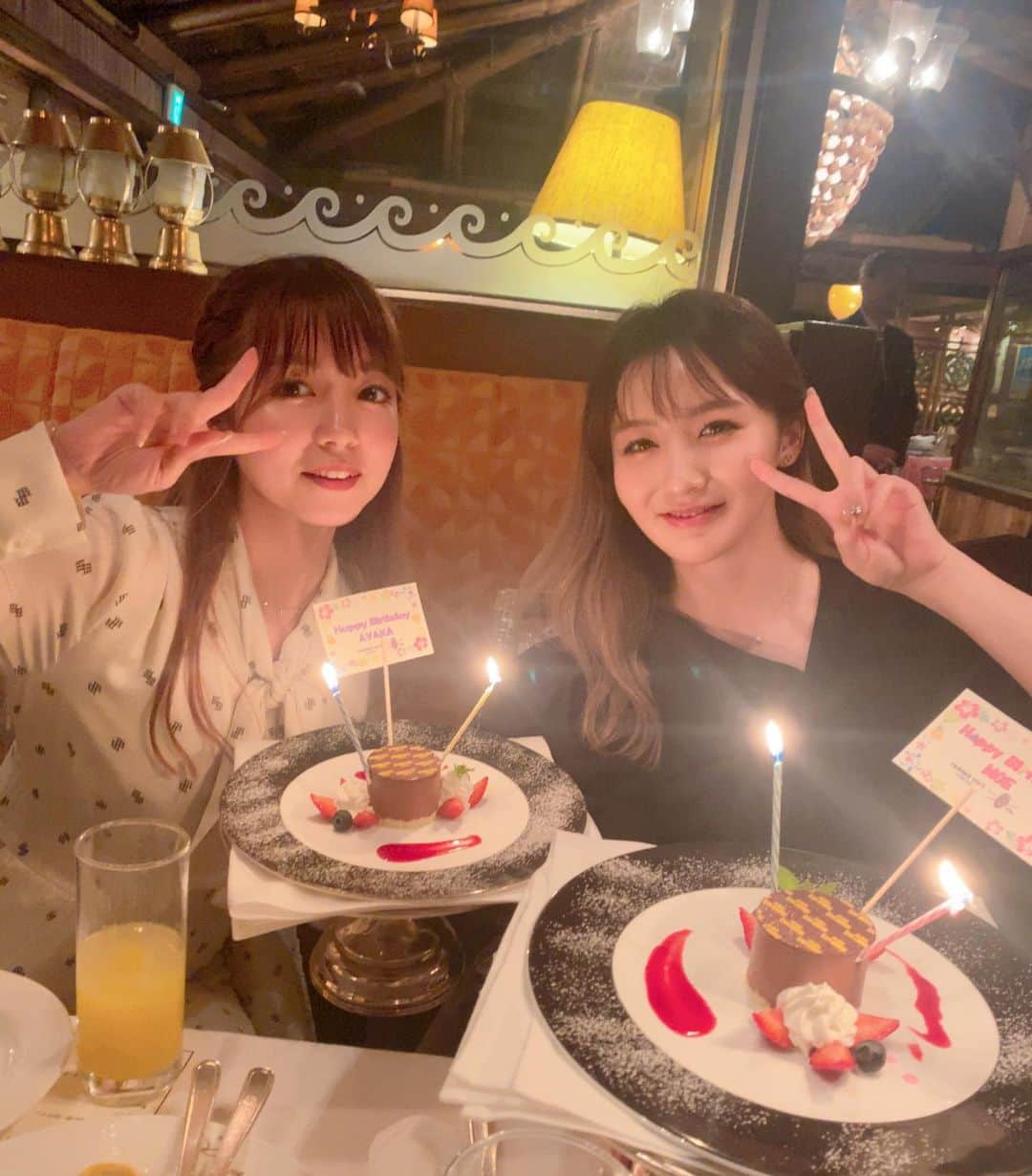 もえぴーのインスタグラム：「大庭ちゃん生誕ありがとうございました🥰🥰🥰  たまたまプライベートで 一緒に飲んだのがきっかけで お誘いもらって今回のイベントに至りました♡  大庭ちゃんと桃ちゃんは 10年振りの再会で 本当にありがとう💗🥰  こんなに月日が経ったのですね  会いに来てくれた10年ぶりの ファンの方々もありがとう😭  みーんなだいすきだよ！  もえぴーより♡」
