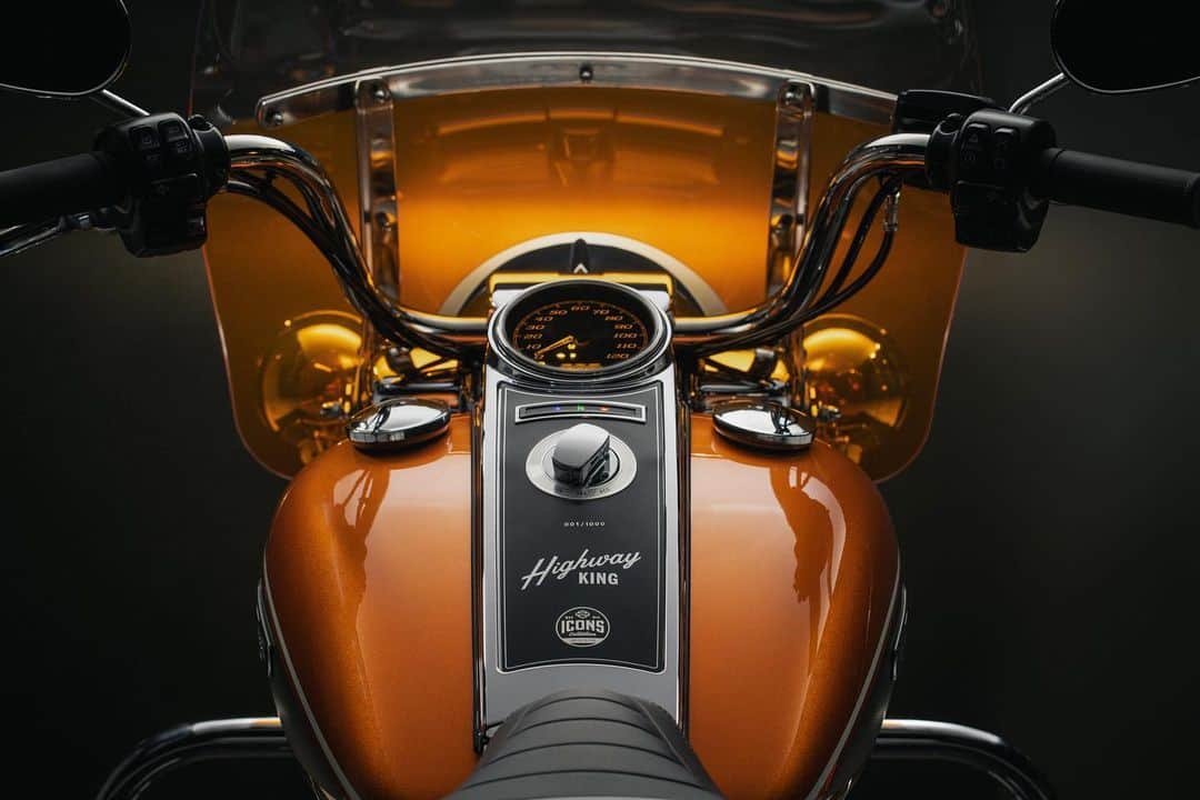 Harley-Davidsonさんのインスタグラム写真 - (Harley-DavidsonInstagram)「Classic style. Modern performance. It's all in the details. Meet the newest member of our Icons Motorcycle Collection: the limited-edition 2023 Electra Glide Highway King, inspired by the beloved 1968 FLH Electra Glide. Learn more at link in bio.​  #HarleyDavidson #IconsCollection #HighwayKing」5月15日 23時59分 - harleydavidson
