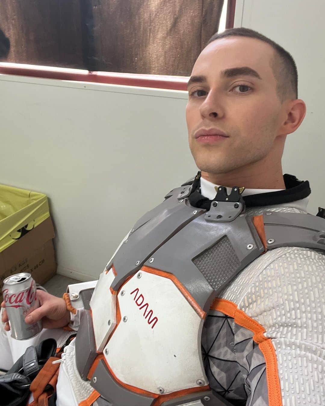 アダム・リッポンのインスタグラム：「The red planet is calling 📞 SO EXCITED to be heading to ~ Mars ~ this summer on FOX 🌟」