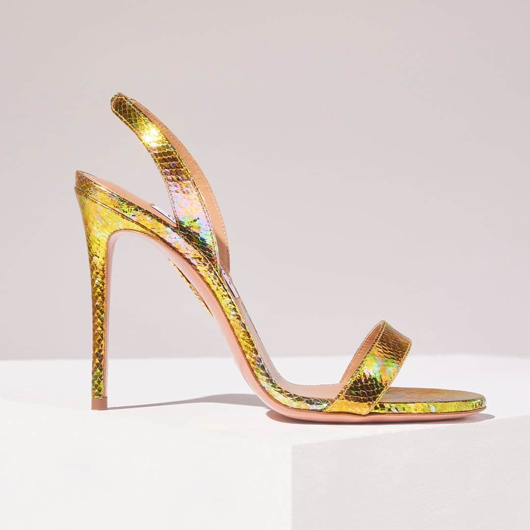 Aquazzuraのインスタグラム：「Time to meet So Nude Sandal 105 in radiant acid green: sensual and extremely feminine  #AQUAZZURA  #AQUAZZURASandals」