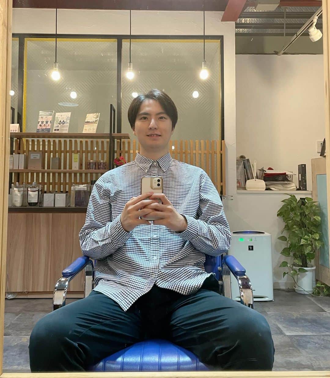 一平（Gパンパンダ）さんのインスタグラム写真 - (一平（Gパンパンダ）Instagram)「髪切りっぺー  ついに…… お笑い大会がはじまる……！！  というわけで、縁起の良い美容院、髪庵ゆかし(@takumi_kanbayashi )さんにいってまいりました！  桜新町に行くたびに、ゆったり豊かなまちだなぁーって思っております。  マジで髪型詳しくないんだけども、すごく毎回適切な髪型になるのすごすぎる。 今年は去年よりもっと縁起良くなります！！！うおおおお！！！！！  #美容院 #桜新町 #髪庵ゆかし #Gパンパンダ #ツギクル芸人グランプリ はじまる！！！」5月16日 0時01分 - gpanpanda_ippei