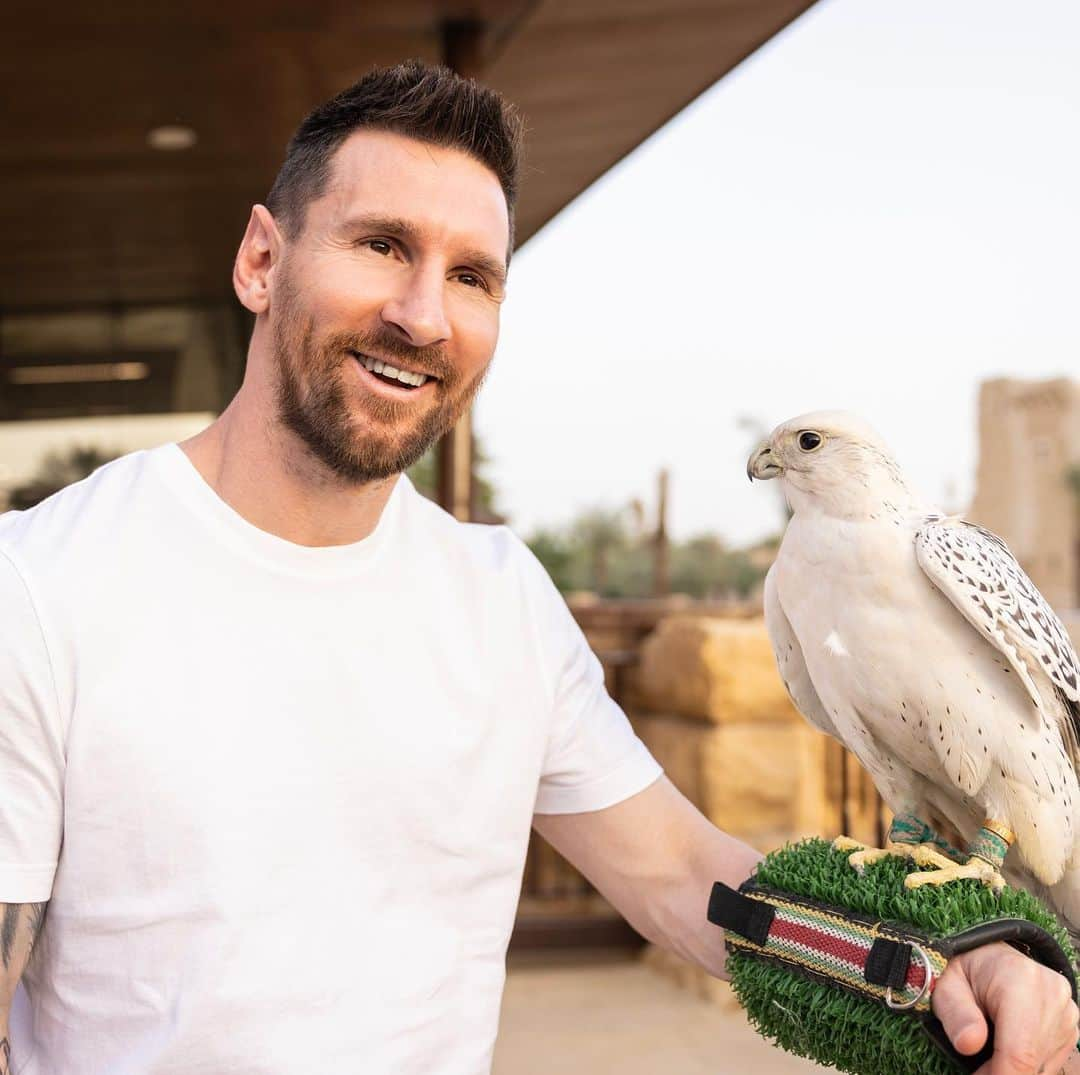 リオネル・メッシさんのインスタグラム写真 - (リオネル・メッシInstagram)「Great memory spending a sensational day exploring Diriyah with my family, the birthplace of the Saudi State and home to 300 years of history #visitsaudi #Diriyah @visitdiriyah  Pasamos un lindo día explorando Diriyah en familia, un lugar con 300 años de historia donde nació el Estado saudí.」5月16日 0時06分 - leomessi