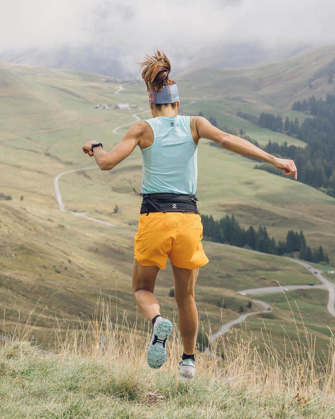 ミレーのインスタグラム：「The MILLET® INTENSE BELT allows you to comfortably carry all the equipment you need to optimise your training in a lightweight & compact belt.   UP FOR ANYTHING. . . . #MILLET」