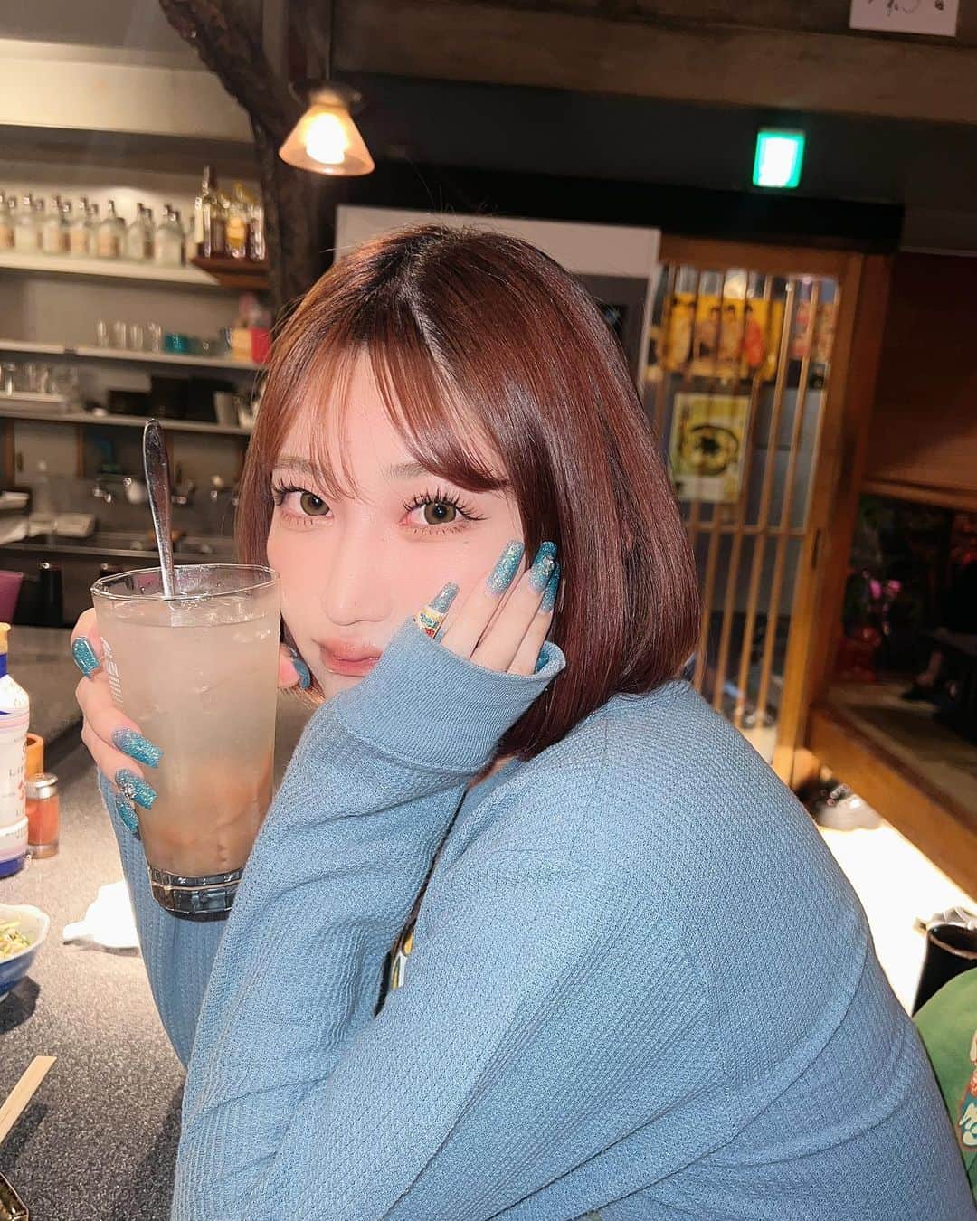 月城まゆのインスタグラム：「モサケ〜グビ丸  #飲酒 #gal #y2k #japanesegirl #焼き鳥」
