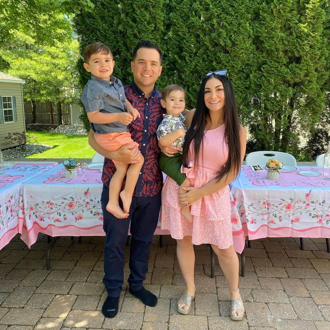 ディーナ・ニコール・コルテーゼのインスタグラム：「Had Such an amazing Mothers Day .. truly blessed 🥰 Thank you @hibachi2u_ for making this Mother’s Day so memorable .. such a fun day !」
