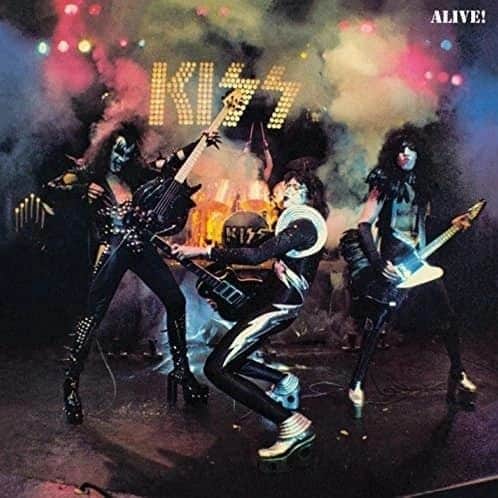 KISSのインスタグラム：「#KISSTORY - May 15, 1975 - the KISS ALIVE! album photo shoot with photographer Fin Costello took place at the Michigan Palace in Detroit. We also filmed promo videos for "Rock And Roll All Nite" & C'mon And Love Me. #KISS50」