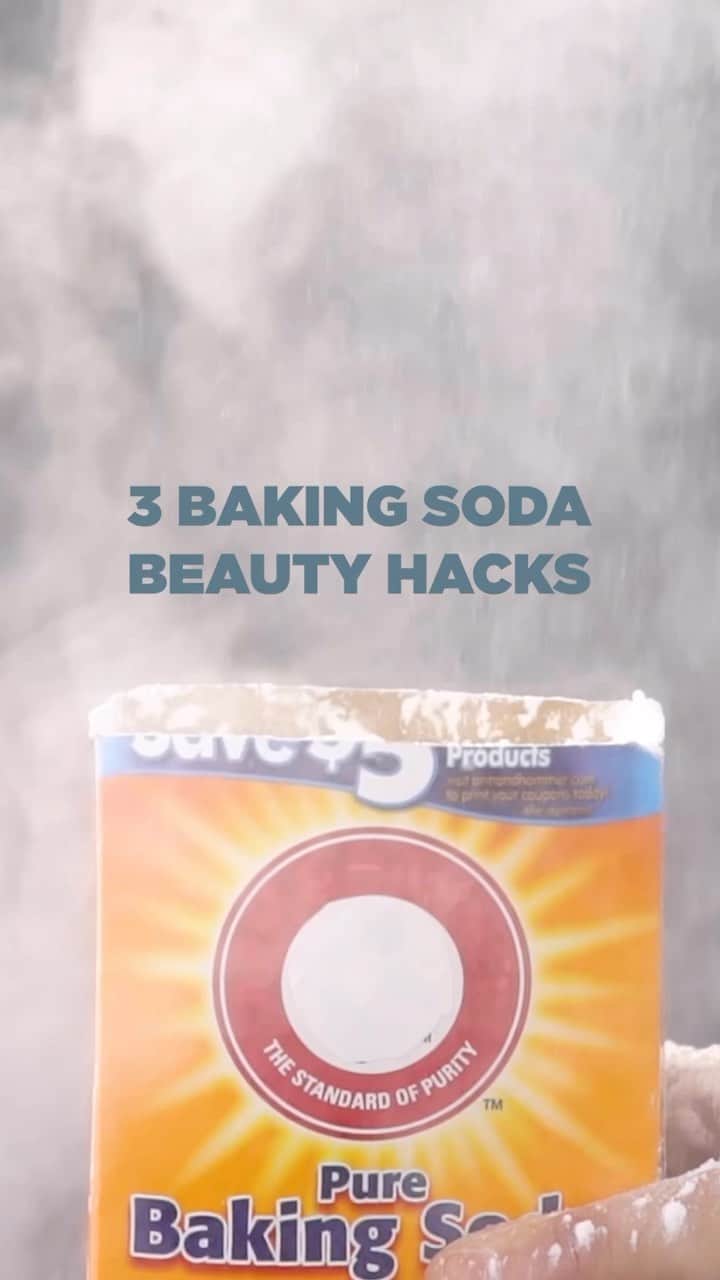 HGTVのインスタグラム：「3 Baking soda beauty hacks ⬇️  1. Teeth brightener 🪥 2. Nail scrub 💅 3. Dry shampoo 💁  Which will you try first?   #HGTVHowTo」
