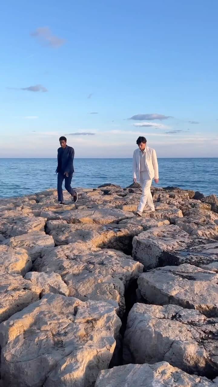 MATCHESFASHION.COMのインスタグラム：「Make a statement on vacation with @frescobolcarioca’s relaxed linen suiting.   Exclusive to #MATCHES.」