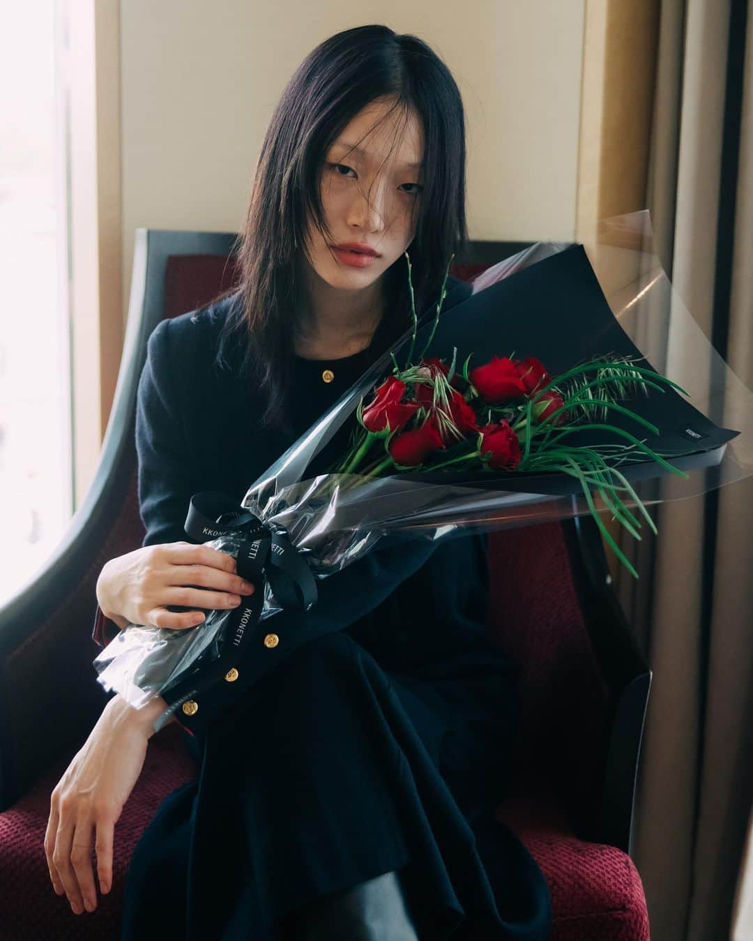 ソラ・チョイさんのインスタグラム写真 - (ソラ・チョイInstagram)「@kovelee 🥀♥️   May 14th. Rose Day」5月16日 1時16分 - sola5532