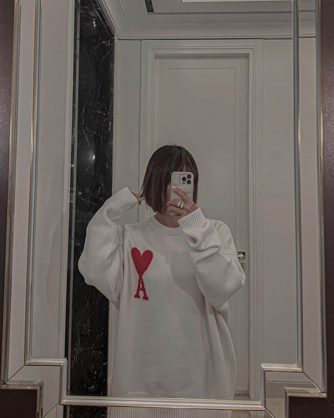 紺谷みえこのインスタグラム：「🌧🧶  @amiparis  #amiparis」