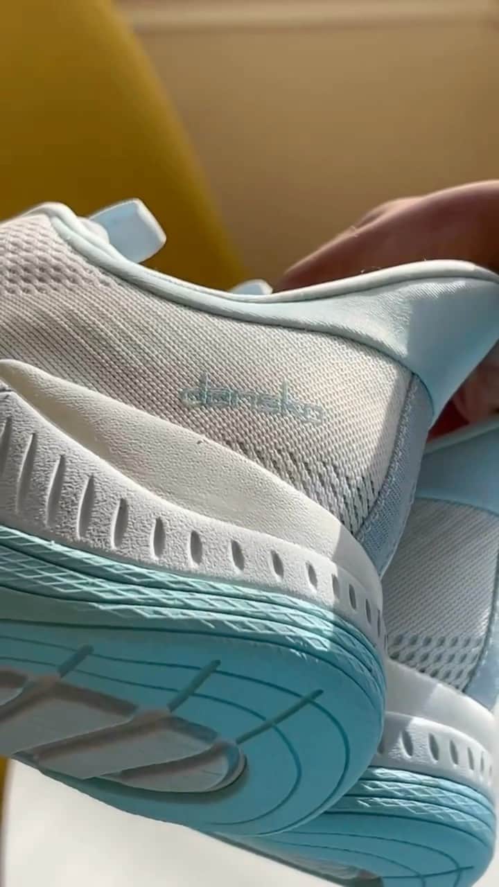ダンスコのインスタグラム：「“I absolutely love the Peony sneakers for an all-day comfortable shoe when on a busy hospital service or clinic day. I love the arch support and easy slip-on style. It seems to go well with every pair of scrubs that I own and I’ve gotten several compliments in the few days I’ve worn them.  I’d highly recommend anyone in healthcare, especially future medical/nursing students, to get supportive footwear from a brand like Dansko. We are only starting our careers and how we take care of our bodies now can affect our ability to work years down the line!” - @lifeofmeki  🎥 @lifeofmeki  #danskofootwear #healthcareshoes #premedstudents #medicalschool #medicalstudent #science #education #futuredoctor #medical #shoes #healthcare #doctorshoes #futurenurses」