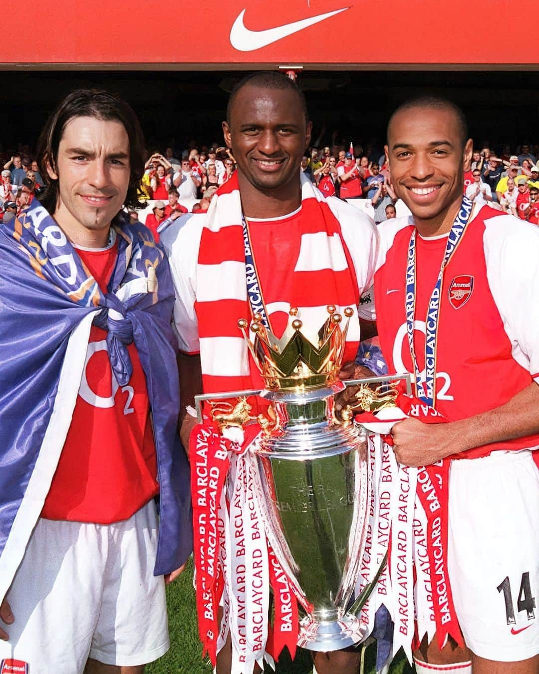 ロベール・ピレスさんのインスタグラム写真 - (ロベール・ピレスInstagram)「19 years ago today, we have become Invincibles ! @arsenal 🔴⚪️」5月16日 2時00分 - robert_pires07