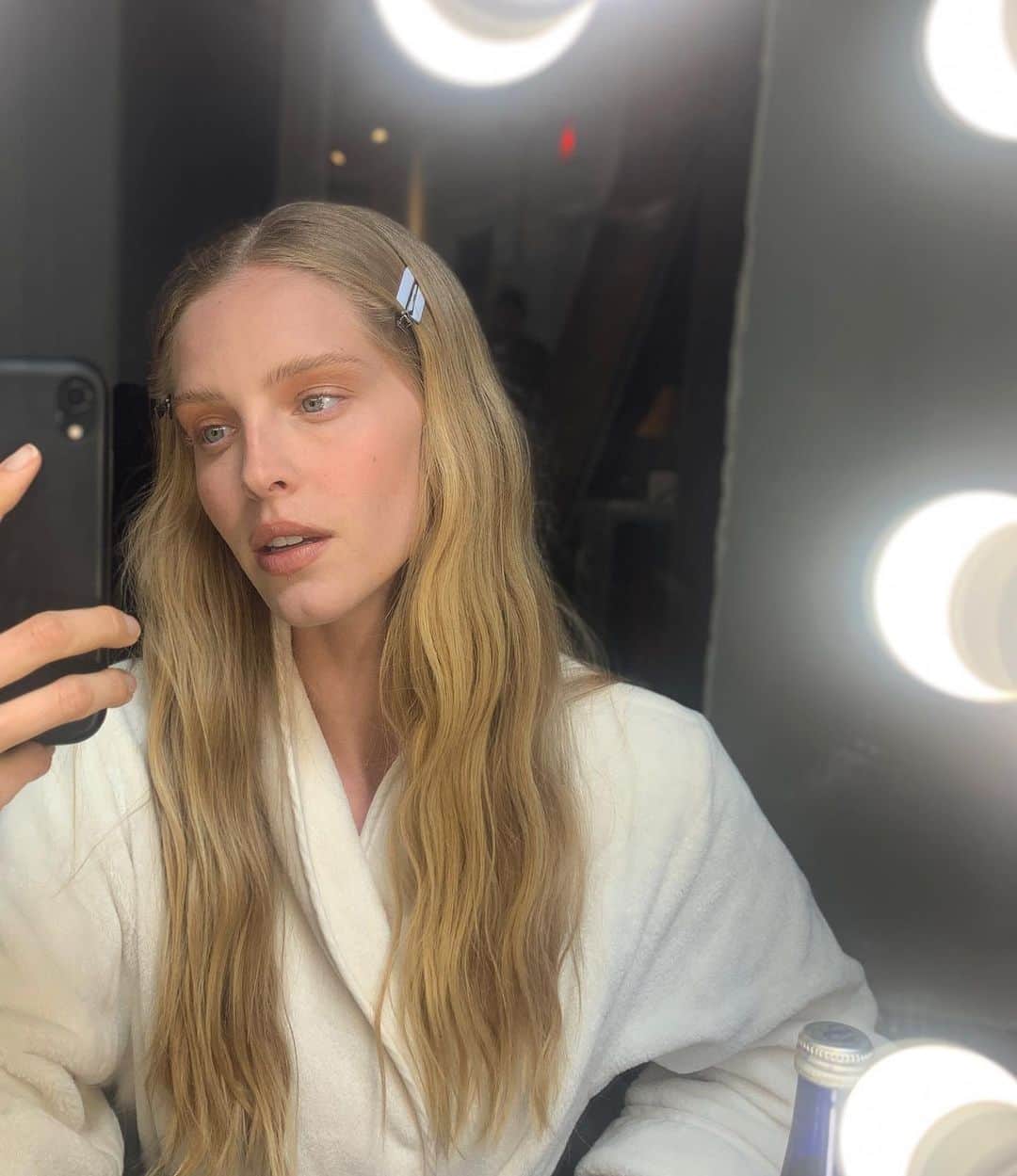 のインスタグラム：「work ✈️」