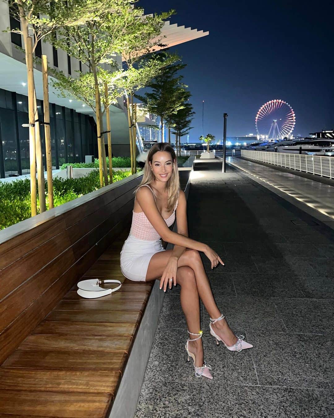 ヴィクトリア・ヴァルガのインスタグラム：「back with the barbie vibes 💗」