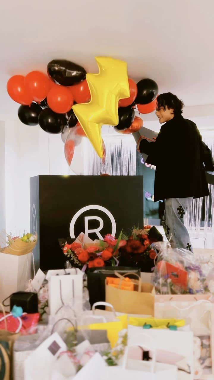 パク・ヒョシンのインスタグラム：「고마워요.. 진심으로.. 💚」