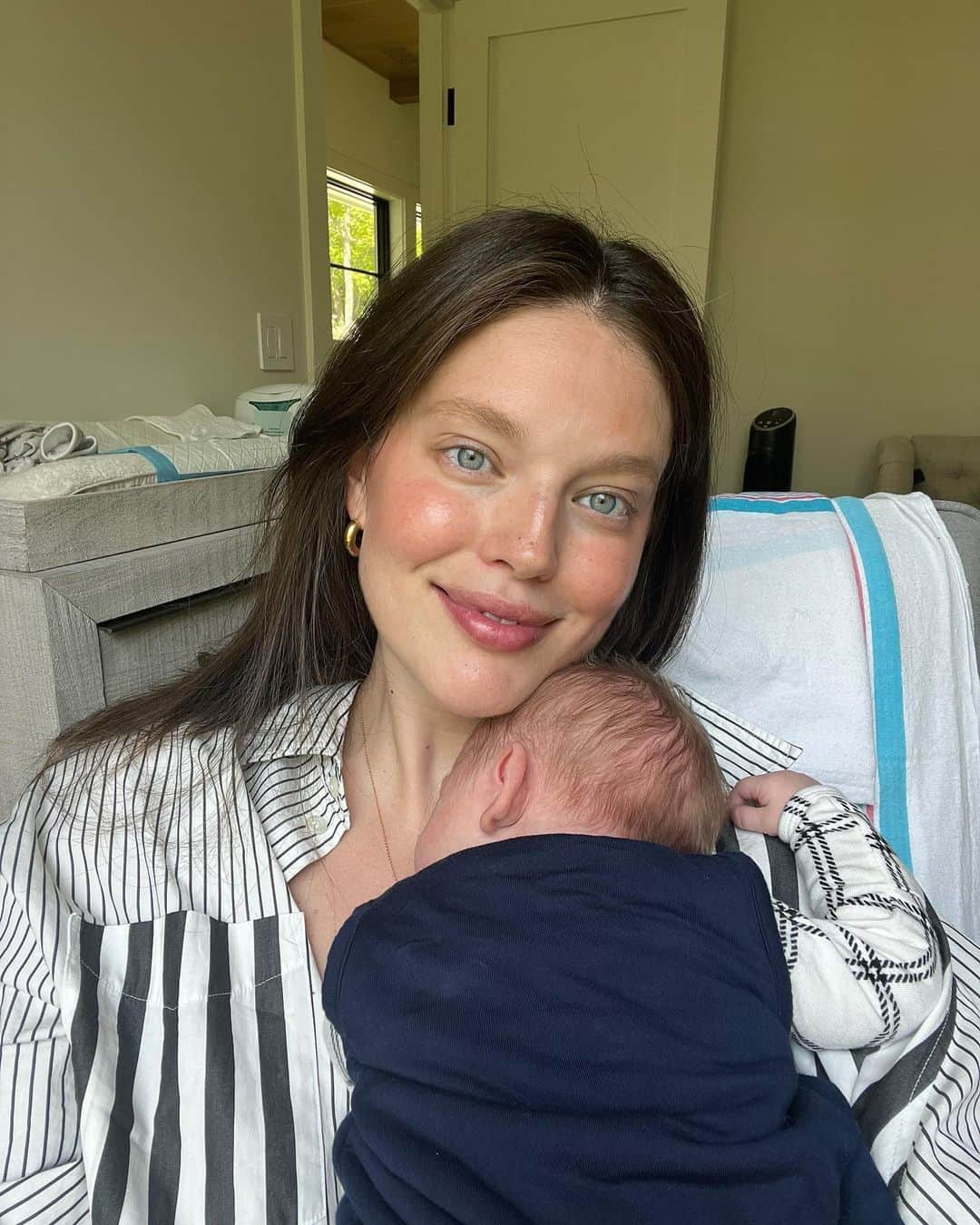 エミリー・DiDonatoのインスタグラム：「Thank you for all the well wishes! #twoundertwo is not for the weak but my heart is full. ❤️👶🏻👶🏻 Someone just please remind me that i will indeed sleep again one day 😵‍💫🫠」