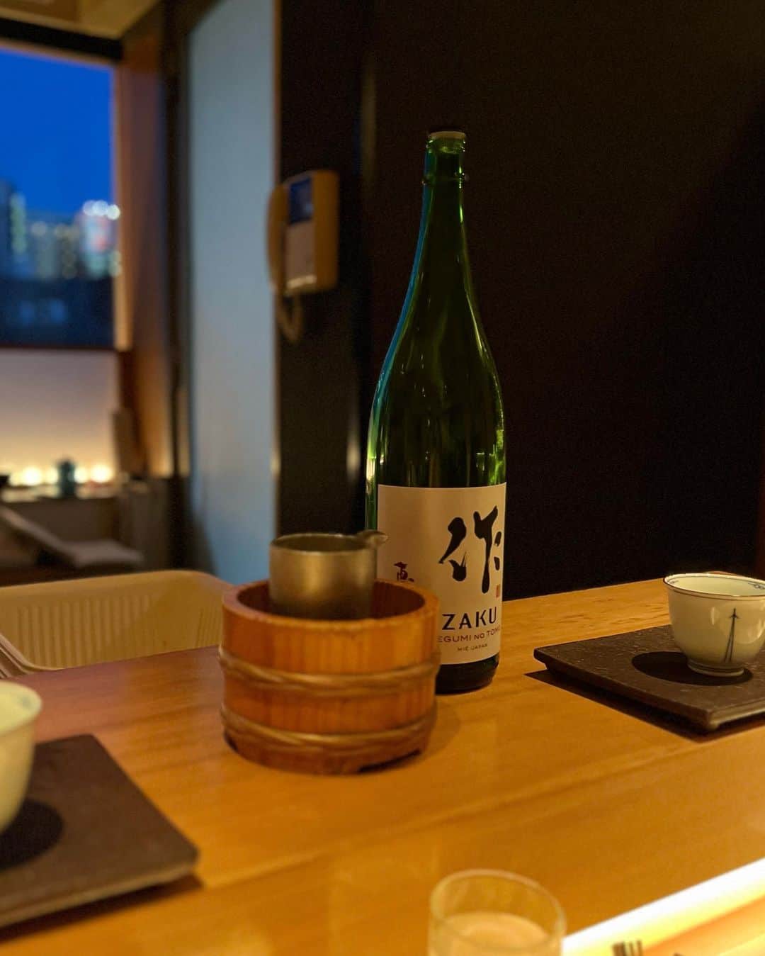 高倉絵理さんのインスタグラム写真 - (高倉絵理Instagram)「西麻布のマンションの一室に看板を出さず佇む 鮨処『きたむら』 ⁡ 赤酢のシャリはかなり小さめで 女性の方には嬉しいかも。  つまみと合わせて20品位。 日本酒と一緒に最後まで美味しくいただきました。  久々に日本酒飲んだけどやっぱり”作”が好き♡ ⁡ 📍きたむら 東京都港区西麻布1-4-41 麻布ファースト4F  #きたむら #西麻布きたむら #西麻布 #乃木坂 #西麻布グルメ #乃木坂グルメ #港区グルメ #お寿司 #寿司好きな人と繋がりたい #鮨 #隠れ家レストラン #東京グルメ #西麻布ディナー」5月16日 7時47分 - eri_t28