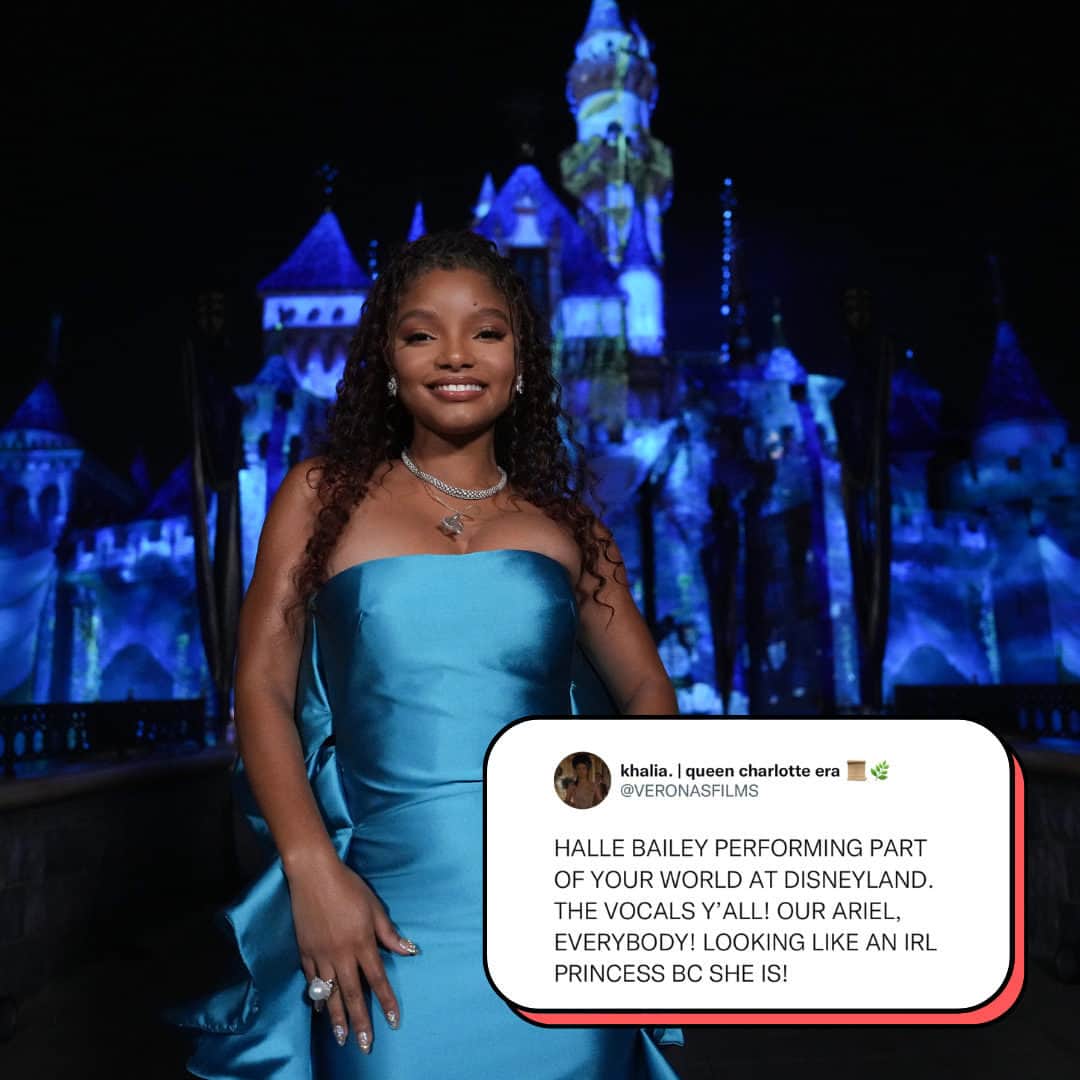 のインスタグラム：「#HalleBailey took to the stage at Disneyland to perform "Part of Your World" live for the first time, and yes, I cried the entire time when I watched 😭 Check out her stunning performance at the link in bio 💕🧜🏽‍♀️  (📸: Getty Images)」