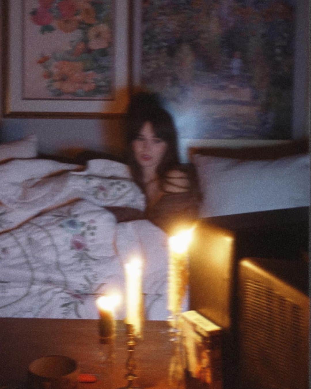 Acacia Brinleyさんのインスタグラム写真 - (Acacia BrinleyInstagram)「Wanna sleepover?」5月16日 2時33分 - acaciakersey