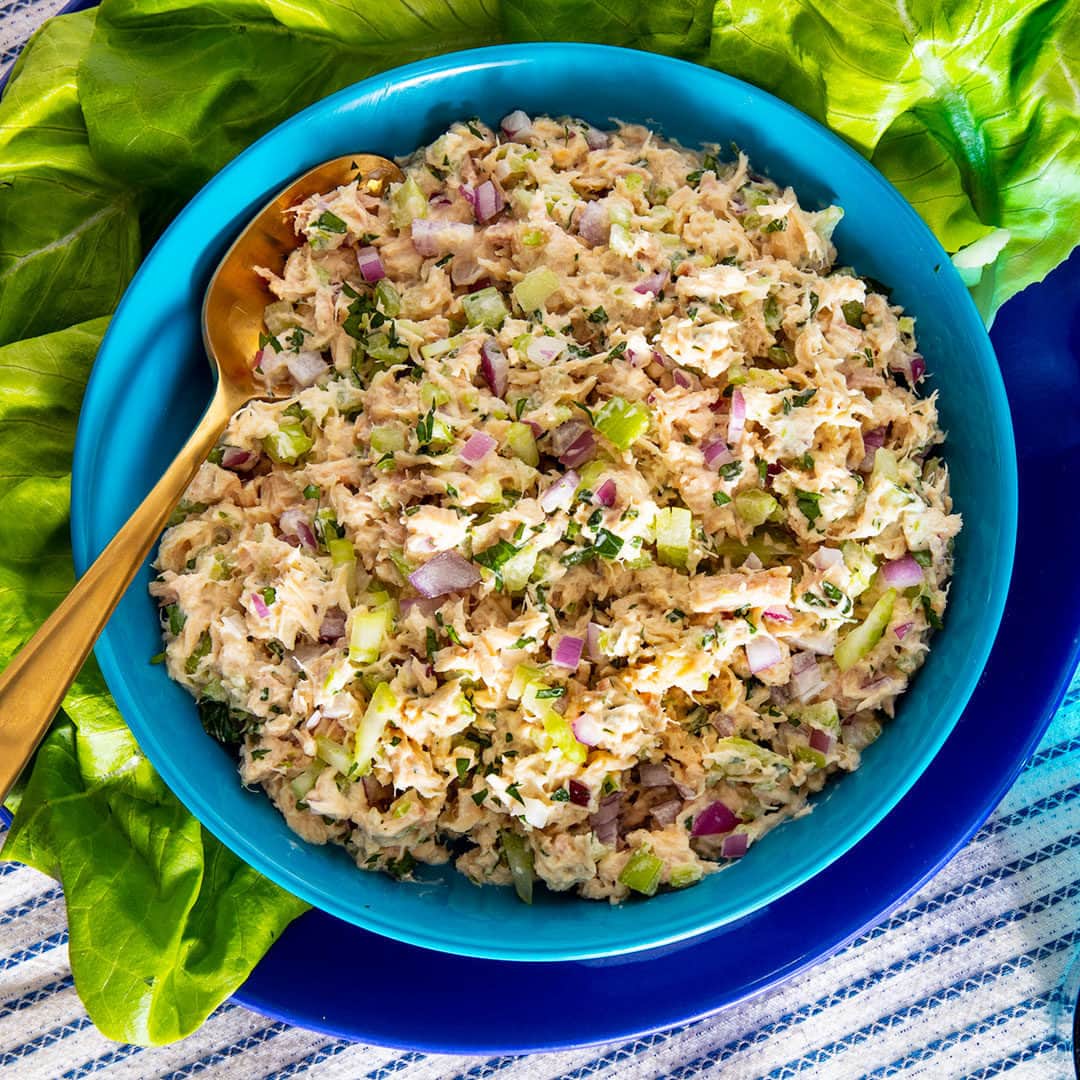 Food & Wineさんのインスタグラム写真 - (Food & WineInstagram)「Some people have hot girl summer, but we, personally, have tuna salad summer. And in case you're wondering, yes there is a right way to make this iconic lunch staple—it involves crunchy add-ins and the correct ratio of tuna to mayo. Get your new go-to tuna salad recipe at the link in bio.   🐟: @chandrasplate, 📸: @matt_tg, 🥄: @alidomrongchai」5月16日 2時35分 - foodandwine