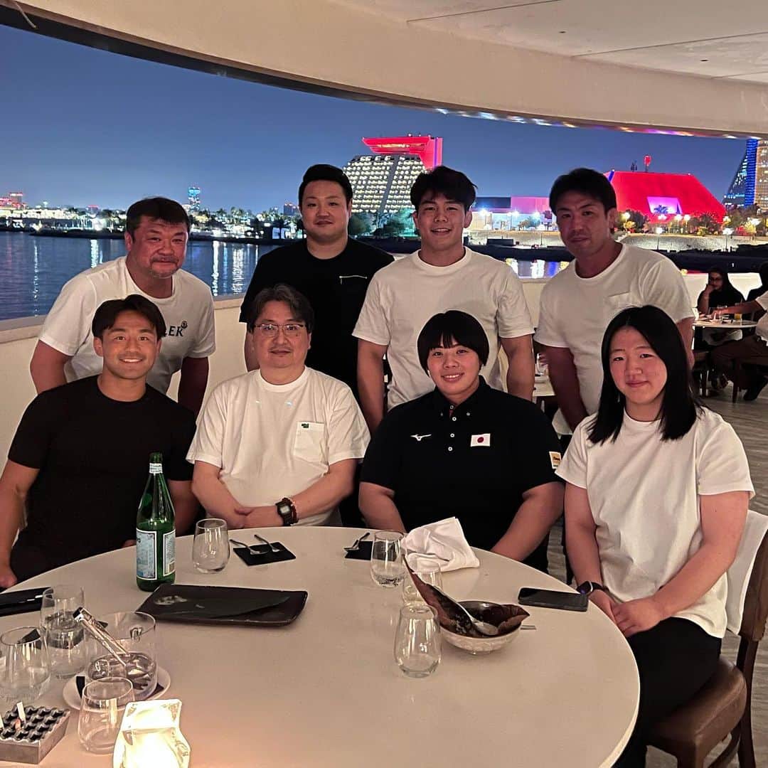 吉田秀彦のインスタグラム：「世界選手権大会お疲れ様でした。 ドーハ最後の夜に選手達と食事‼️  #パーク２４柔道部 #2023ドーハ世界選手権」