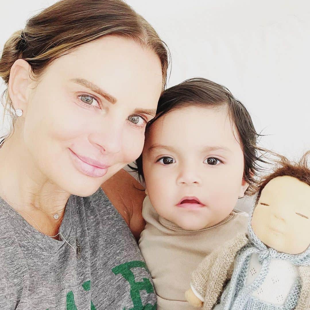 ガブリエル・アンウォーのインスタグラム：「Mondays with Elias @melissacalvillo_ @paisleyverea @shareefmalnik」