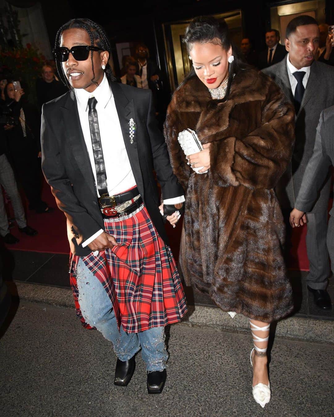 GQさんのインスタグラム写真 - (GQInstagram)「@asaprocky and @badgalriri naming their son ‘RZA’ isn’t that surprising. Even before the official name reveal, the power couple were leaving clues everywhere—and more than just referencing a classic rap group, it’s also a continuation of the name trends in Rocky’s family. Everything you need to know at the link in bio.」5月16日 5時23分 - gq