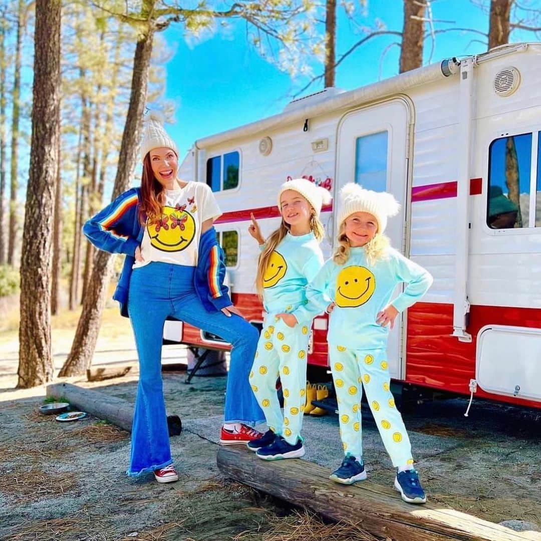 チェイサーのインスタグラム：「#repost from @chaserkids 💕  It’s Mommy and Me Day Everyday!  Explore #matchingoutfits and #matchingset with our Mommy, Daddy, and Me collection on chaserbrand.com   #mothersday #mommyandme #matchingsets」