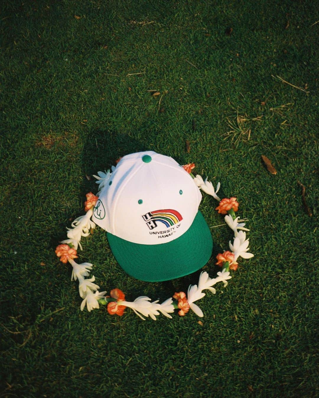 のインスタグラム：「UH Rainbows Snapback  Wednesday May 17th 8AM HST  www.In4mation.co  Available in store at Slashers - we open at 10AM  650 Iwilei Road Suite 190  Honolulu, HI 96817  #hawaiioriginals #in4mation #hawaii #hi #uh #university #universityofhawaii」