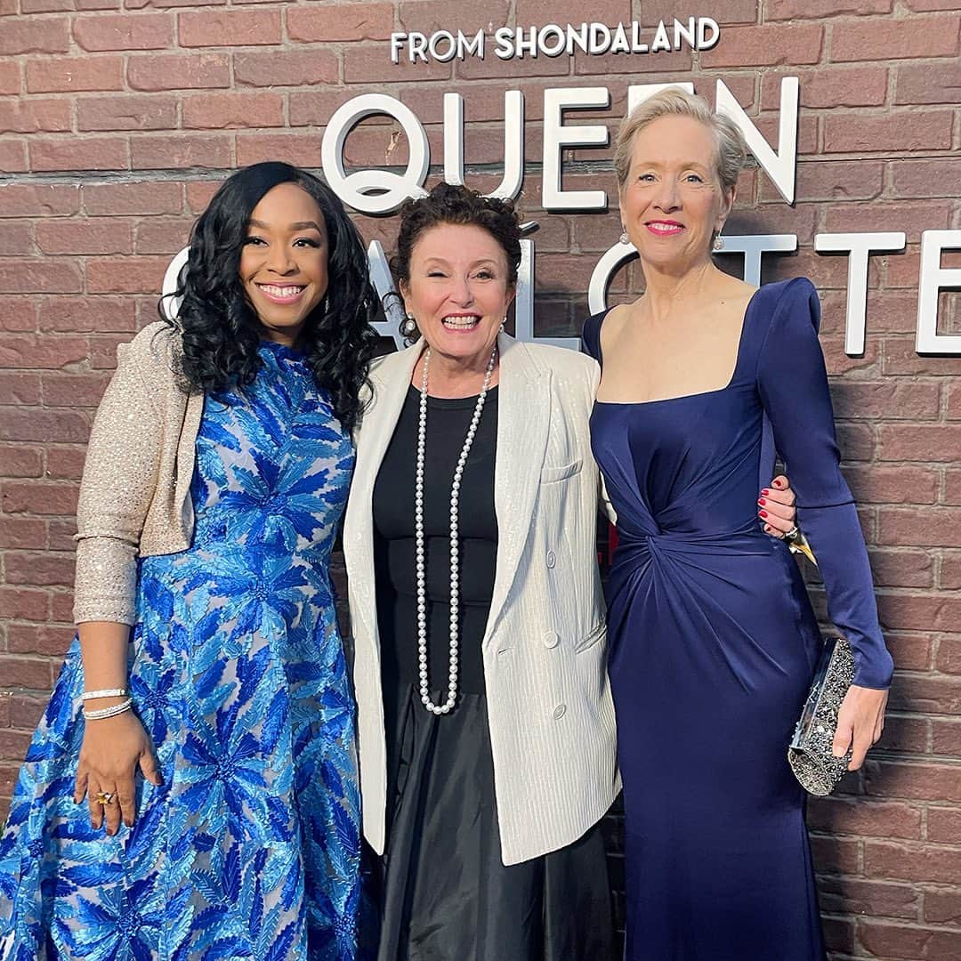 ションダ・ライムズのインスタグラム：「We are excited to be partnering with @lynpaolo for our next round of The Seat at the Table Initiative!  "In collaboration with longtime Shondaland costume designer Lyn Elizabeth Paolo, Shondaland and @allurebridals have announced a first-ever bridal gown collection inspired by the opulence of Netflix’s #Bridgerton and #QueenCharlotte. The Bridgerton Weddings collection will bring to life Paolo’s exquisite Regency- and Georgian-era designs that have come to define the multifaceted Queen Charlotte in the Bridgerton prequel series. Paolo previously worked as a costume consultant on Bridgerton and is an intimate part of bringing the sumptuous Bridgerverse to life."  Link in bio for more details!」