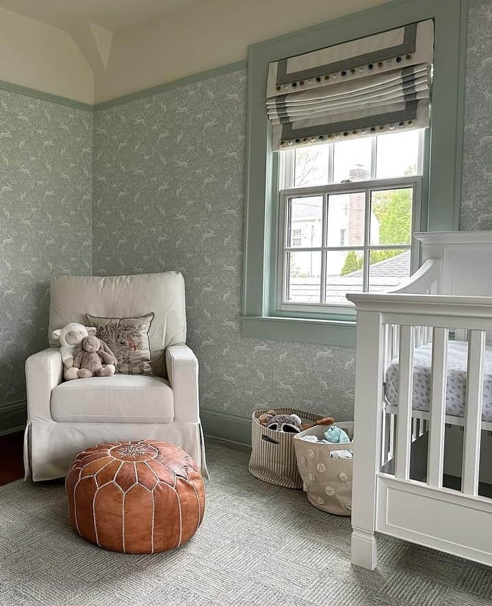 コーラル アンド タスクさんのインスタグラム写真 - (コーラル アンド タスクInstagram)「A sweet corner in a new nursery designed by @georgeoushome featuring our Woodland Living Tree pillow among so many beautiful details including @riflepaperco wallpaper. We especially love the pom-pom trim on the custom shades by @sewzeal #nurserydesign #designforkids #interiordesign #coralandtusk」5月16日 6時00分 - coralandtusk