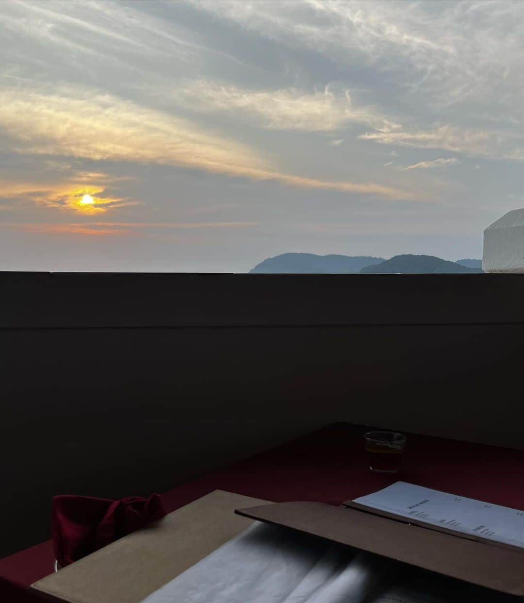 萩原舞さんのインスタグラム写真 - (萩原舞Instagram)「memories of Langkawi   海の上にあるレストラン✨ もう新婚旅行行ってから3ヶ月が経ちました。 早い.....😵‍💫❕  本当に最高に楽しかったなぁ...💯」5月16日 16時57分 - mai_hagiwara_22462