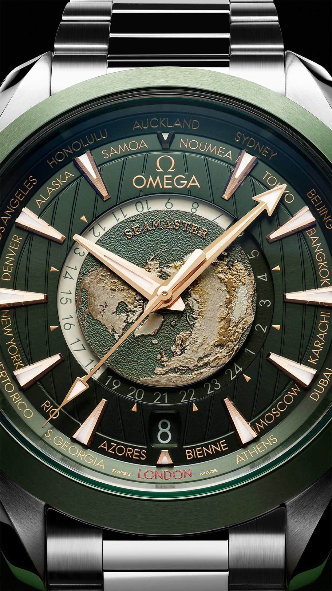 オメガのインスタグラム：「Our latest Seamaster Aqua Terra Worldtimer opens new horizons. Explore the destinations around the green dial, with a laser-ablated view of Earth at the centre.  #OMEGA #Seamaster #WorldTimer」