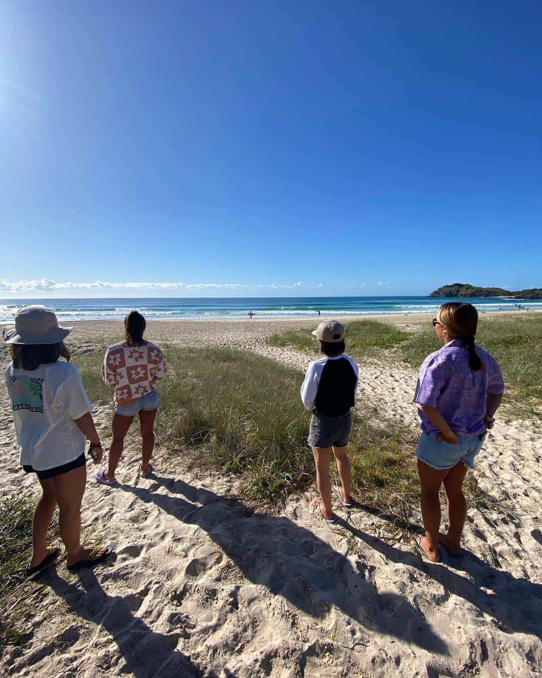 大村 奈央さんのインスタグラム写真 - (大村 奈央Instagram)「Wave hunting 🤍🌅#roxyteamtrip   #goldcoast #australia #ゴールドコースト #オーストラリア #surfing #surfergirl」5月16日 15時35分 - naoomura