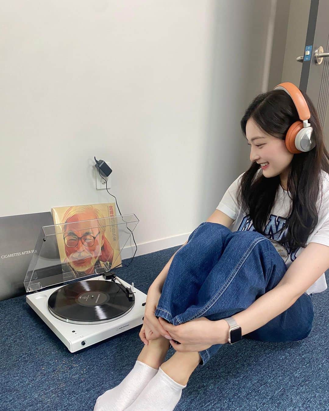イ・ホジュンのインスタグラム：「🫧🎧🌿」