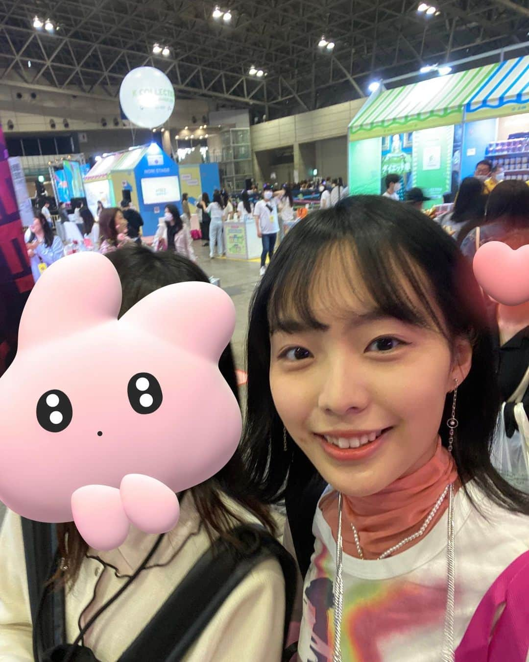 駒井蓮さんのインスタグラム写真 - (駒井蓮Instagram)「- #kcon2023 行って来ました！ 韓国カルチャーがずっと好きだけれど一度もライブ参加したことなく、今回K-popライブ初でした💘 数時間全力でノッて叫ぶってこんなに楽しいんだなと感動しました😢🩵感謝感謝…！  #こまいのふく」5月16日 15時44分 - ren.komai_official