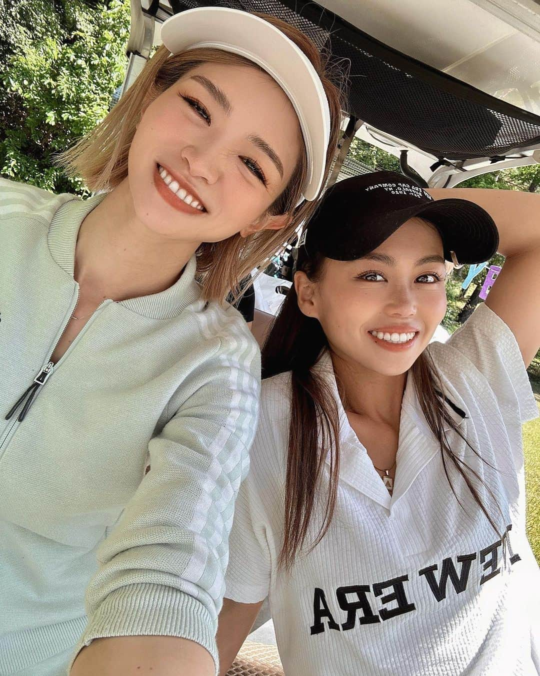 さえんまさんのインスタグラム写真 - (さえんまInstagram)「golf ❤︎❤︎❤︎ ARISA HBD ⛳️ @_arisaru73_ 💙💙💙 一緒にゴルフするの何年ぶりよ🤣 月に何回行くのってくらい ゴルフ漬けだったのが今となっちゃ懐かしいね🤣 関東と関西の距離が寂しいよ🥲笑  念願すぎるイリーさん @cupidiry やっとお会いできて嬉しい🙈 これからもよろしくお願いしますっ🥰 最高すぎる女子ラウンドでした🌻  なにより全部おねーちゃん　@4chi4chi_maru のおかげ🥺本当にありがとう🐥 楽しすぎたよぉ🫶 #おねーちゃんらぶ  初めてのメッチャ⛳️ これは行きまくるしかない。笑  そして @modartcnc の虜になったので 購入検討中😝✌️  #ゴルフ #ゴルフ女子 #ゴルフ日和 #ゴルフ復活 #ゴルフバカ #ゴルフウェア #ゴルフコーデ #バースデーラウンド #アディダス #addidas #golf #眉毛サロン #ブラジリアンワックス #バイオリニスト #パーソナルトレーニング #サロン経営 #女性経営者 #ゴルフコンペ #女子ラウンド #美容のお仕事 #眉毛 #まつげパーマ #まつえく #大阪眉毛サロン #眉サロン大阪 #ゴルフ熱復活 #hbd #海好き #出会いに感謝」5月16日 15時39分 - sae_yoshinari