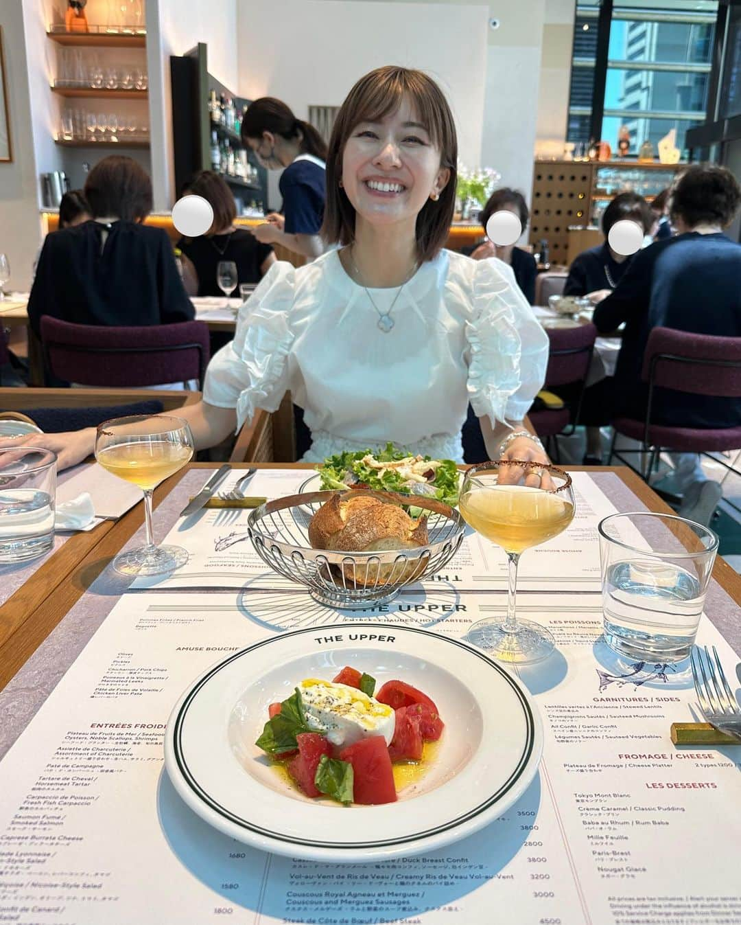 春名亜美さんのインスタグラム写真 - (春名亜美Instagram)「@saaya_mizuno ちゃんとお喋りし続けたlunch🩷🩷🩷  行きたかった @theuppertokyo 🍴 お店の雰囲気もお料理の味もタイプでした🫶🏻 だからまたすぐ行きたい🩵  さあやちゃんとは、10年以上前くらいにお仕事で出会って、数年前にまたお仕事で再会してから、定期的に会うように🥰  共通の話題が次から次と出てくるから、息継ぎする暇ないくらいお喋りしました😂  韓ドラ話が今日は控えめだったのにもびっくり🫢 本当に楽しかったー🥰  会う度に、さあやちゃんの魅力に惹かれてます🫶🏻 こんなに可愛くて性格良い子っているんだなーと🥺🕊️  またすぐね♡」5月16日 16時37分 - amiharunaami