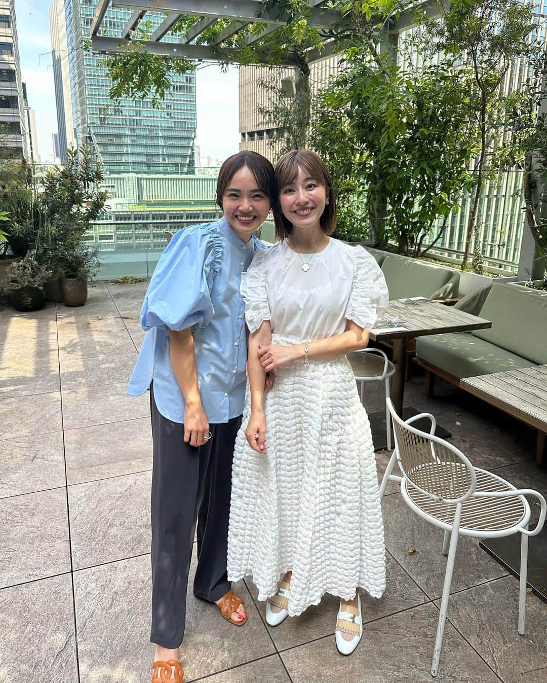 春名亜美さんのインスタグラム写真 - (春名亜美Instagram)「@saaya_mizuno ちゃんとお喋りし続けたlunch🩷🩷🩷  行きたかった @theuppertokyo 🍴 お店の雰囲気もお料理の味もタイプでした🫶🏻 だからまたすぐ行きたい🩵  さあやちゃんとは、10年以上前くらいにお仕事で出会って、数年前にまたお仕事で再会してから、定期的に会うように🥰  共通の話題が次から次と出てくるから、息継ぎする暇ないくらいお喋りしました😂  韓ドラ話が今日は控えめだったのにもびっくり🫢 本当に楽しかったー🥰  会う度に、さあやちゃんの魅力に惹かれてます🫶🏻 こんなに可愛くて性格良い子っているんだなーと🥺🕊️  またすぐね♡」5月16日 16時37分 - amiharunaami