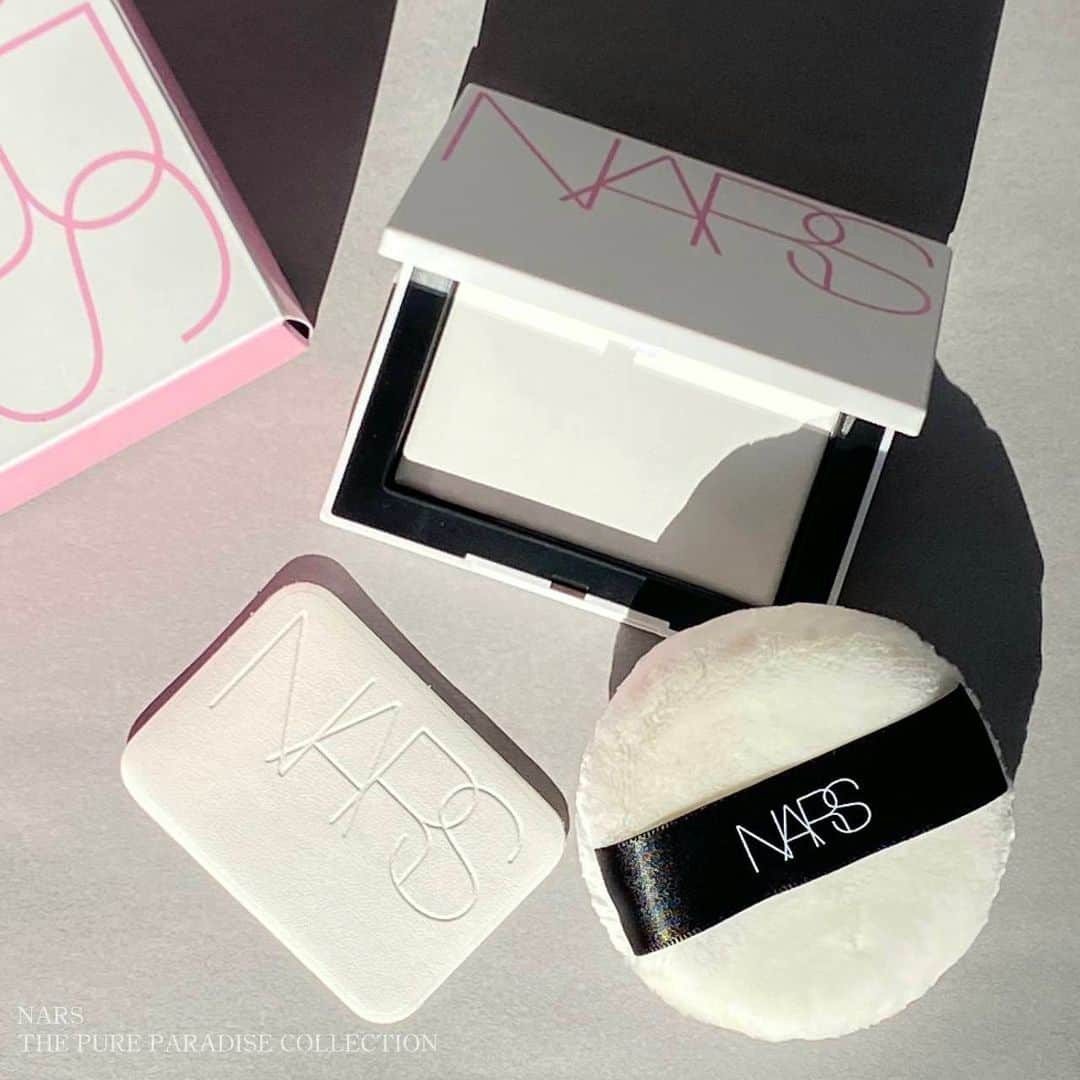 Fruit Gatheringさんのインスタグラム写真 - (Fruit GatheringInstagram)「【心もメーキャップも楽園へ誘う。NARS  PURE PARADISE COLLECTION】   NARS “PURE PARADISE COLLECTION” 楽園の秘めたる快楽からインスパイアされたアジア限定コレクション。 NARSの人気のアイテムや限定セットがピュアホワイトのパッケージに パステルカラーのロゴを施したエクスクルーシヴなデザインとなって登場。 アジア限定コレクションで夏のメイクアップを楽しんで。     2023年5月19日(金)発売 NARS ◆ライトリフレクティング　クワッドアイシャドー 【color】03176　￥6,710(税込) NARSのアイコニックなシェード”ORGASM” にインスパイアされた4シェードをひとつに詰め込んだ、限定クワッドアイシャドーパレット。ピュアホワイトのパッケージに、パステルパープルのNARSロゴを施したエクスクルーシヴデザイン。   ◆ライトリフレクティング　ブラッシュ 【color】03178　￥5,060(税込) ORGASMのブラッシュが、光の反射を利用してキラキラと輝く*新フォーミュラで登場。ピュアホワイトのコレクションパッケージに身を包んだ、オーバーサイズの限定ブラッシュ。   ◆ナチュラルラディアント　ロングウェア　クッションファンデーション　ケース ￥1,650(税込) ナチュラルラディアント ロングウェア クッションファンデーション専用の限定デザインケースが登場。 ※ファンデーション レフィルは付属しておりません   ◆パワーマット　リップスティック 各￥4,840(税込) 心地良いつけ心地と大胆な発色のパワーマット リップスティックに、ピュアホワイトのパッケージに身を包んだ新限定2シェードが登場。 【color】 ・103A ウォームベージュ ・137Aラスティオレンジレッド   ◆ライトリフレクティングセッティングパウダーセット 【color】03179　￥6,490(税込) 人気のアイテム、ライトリフレクティングセッティングパウダー プレスト Nが、パステルピンクのNARSロゴがあしらわれたピュアホワイトのパッケージでパフがセットになって登場。   *メイクアップ効果による ・・・・・・・・・・・・・・・・・・・・ #fruitgathering #フルーツギャザリング #コスメ好きさんと繋がりたい #コスメ好きな人と繋がりたい #メイク好きさんと繋がりたい #メイク好きな人と繋がりたい #美容 #化粧品 #コスメ好き #コスメ #コスメ部 #コスメ情報 #おすすめコスメ #限定コスメ #リップメイク #プレストパウダー #アイシャドウパレット #ベースメイクアイテム #セッティングパウダー #NARS #ナーズ #narscosmetics」5月18日 21時40分 - fruitgathering.jp