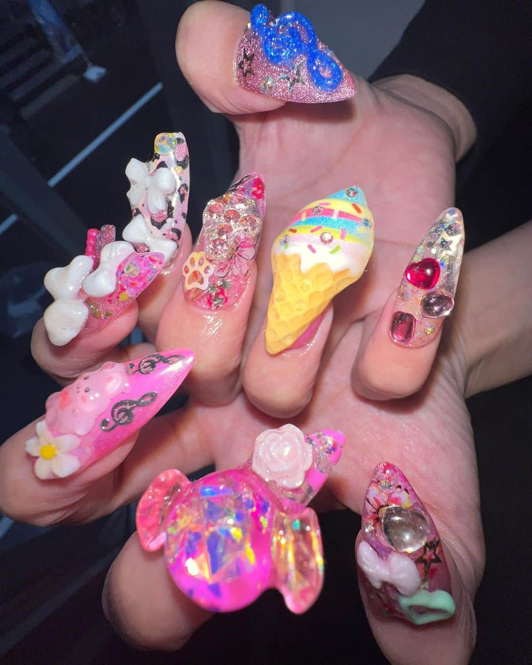 冬野あゐくのインスタグラム：「💫キャワぴnail💅💖✨」